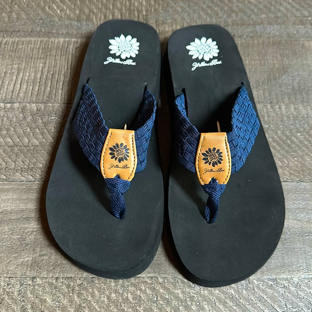 Yellow box flip-flops size 7 1/2